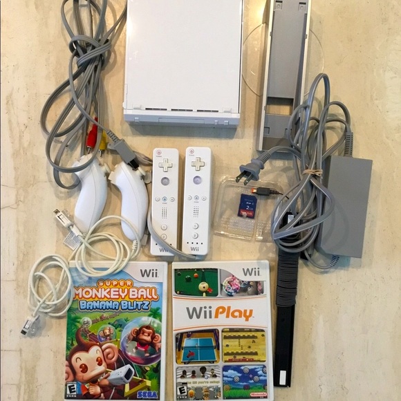 Nintendo Other - Wii Console Nintendo RVL-001 2 Remotes RVL 001 Controllers 2 Games Complete